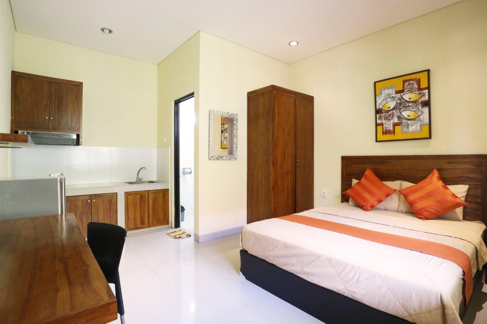 Dee Mansion Hotel Денпасар Екстериор снимка