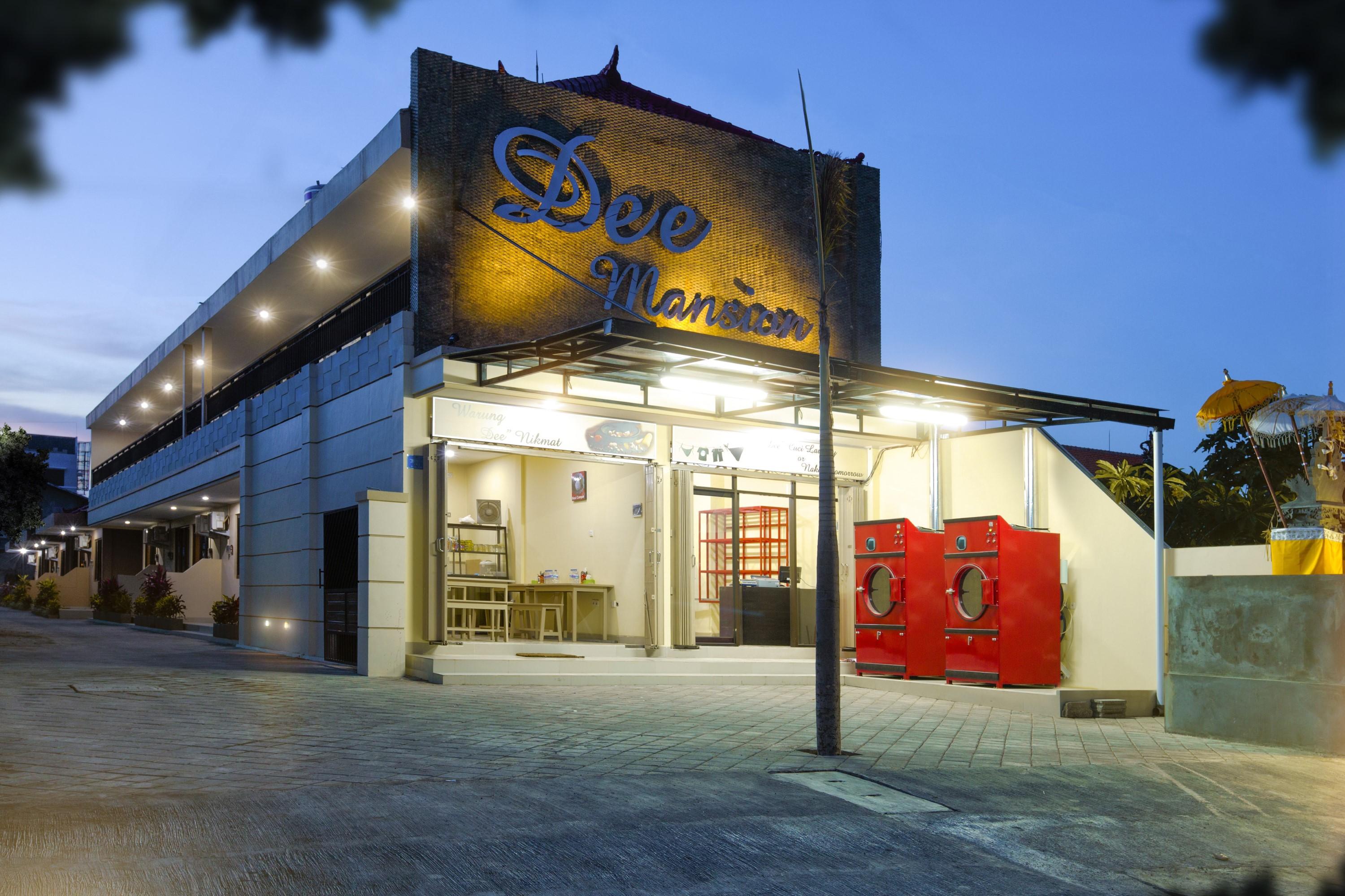 Dee Mansion Hotel Денпасар Екстериор снимка