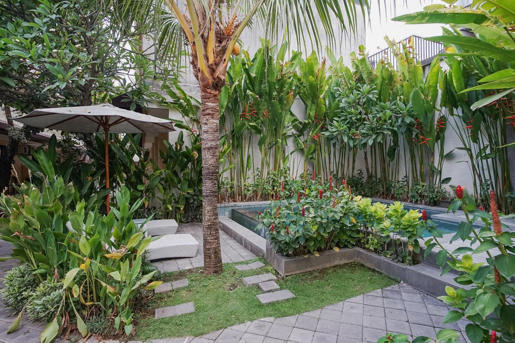 Dee Mansion Hotel Денпасар Екстериор снимка