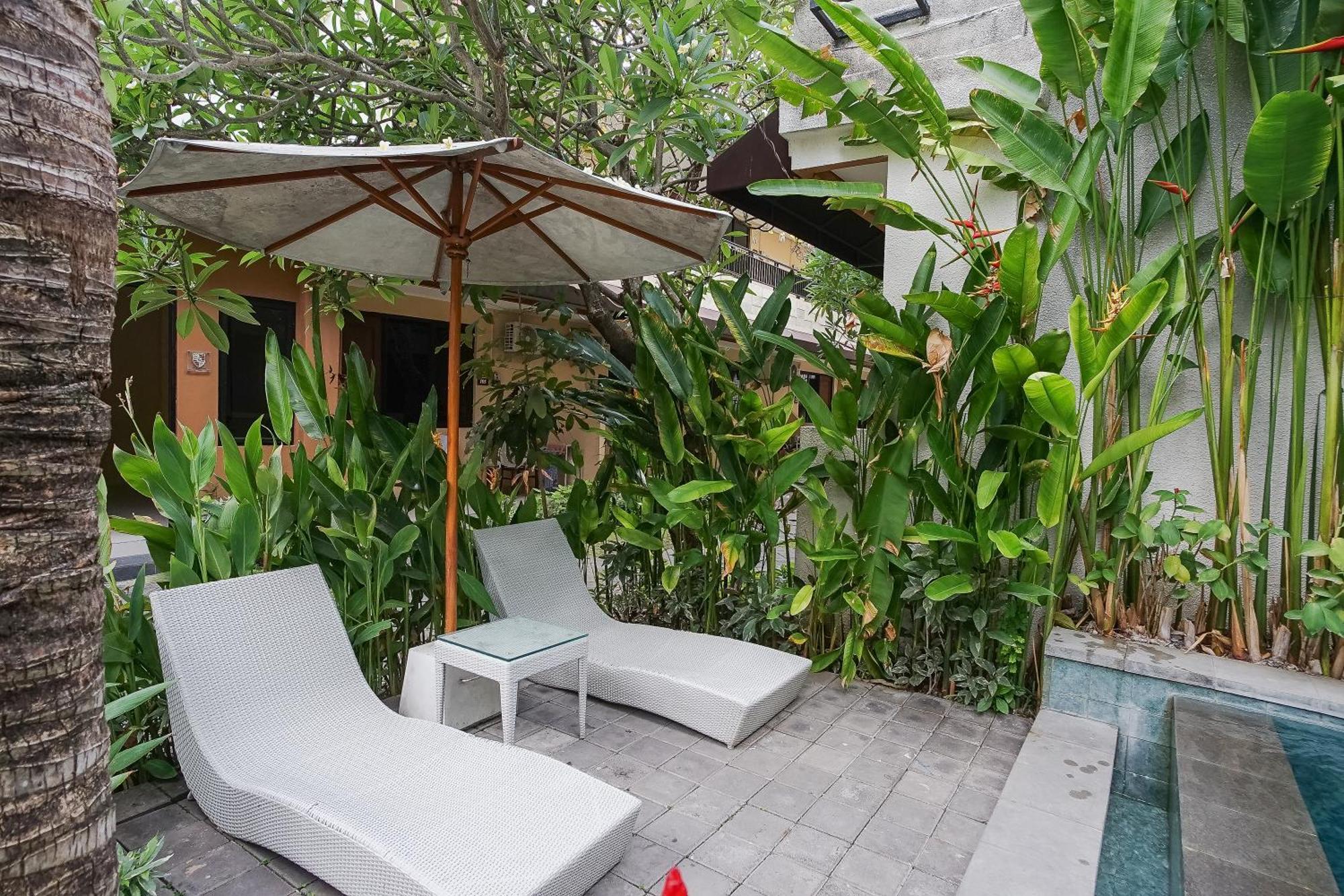 Dee Mansion Hotel Денпасар Екстериор снимка