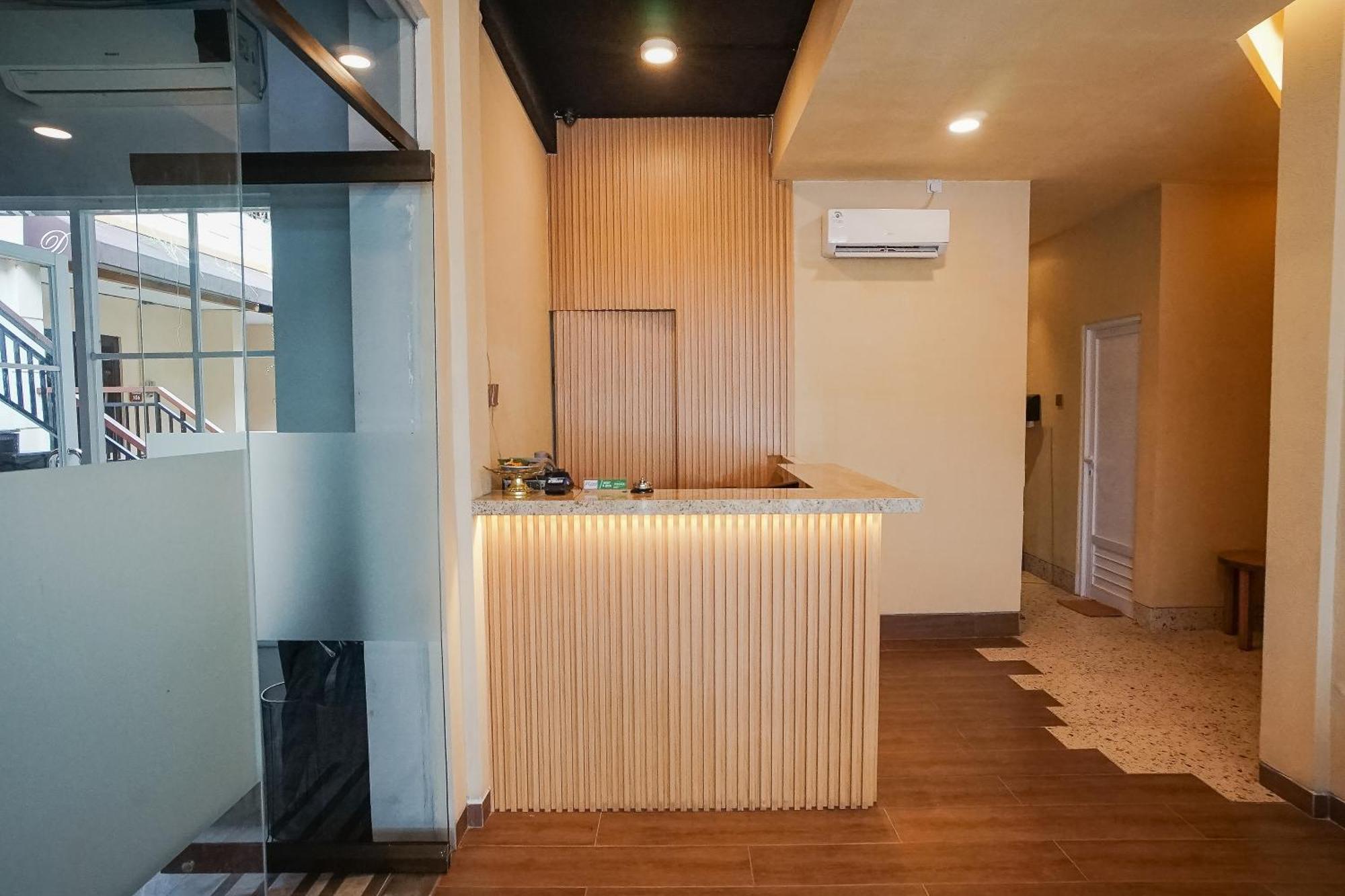 Dee Mansion Hotel Денпасар Екстериор снимка
