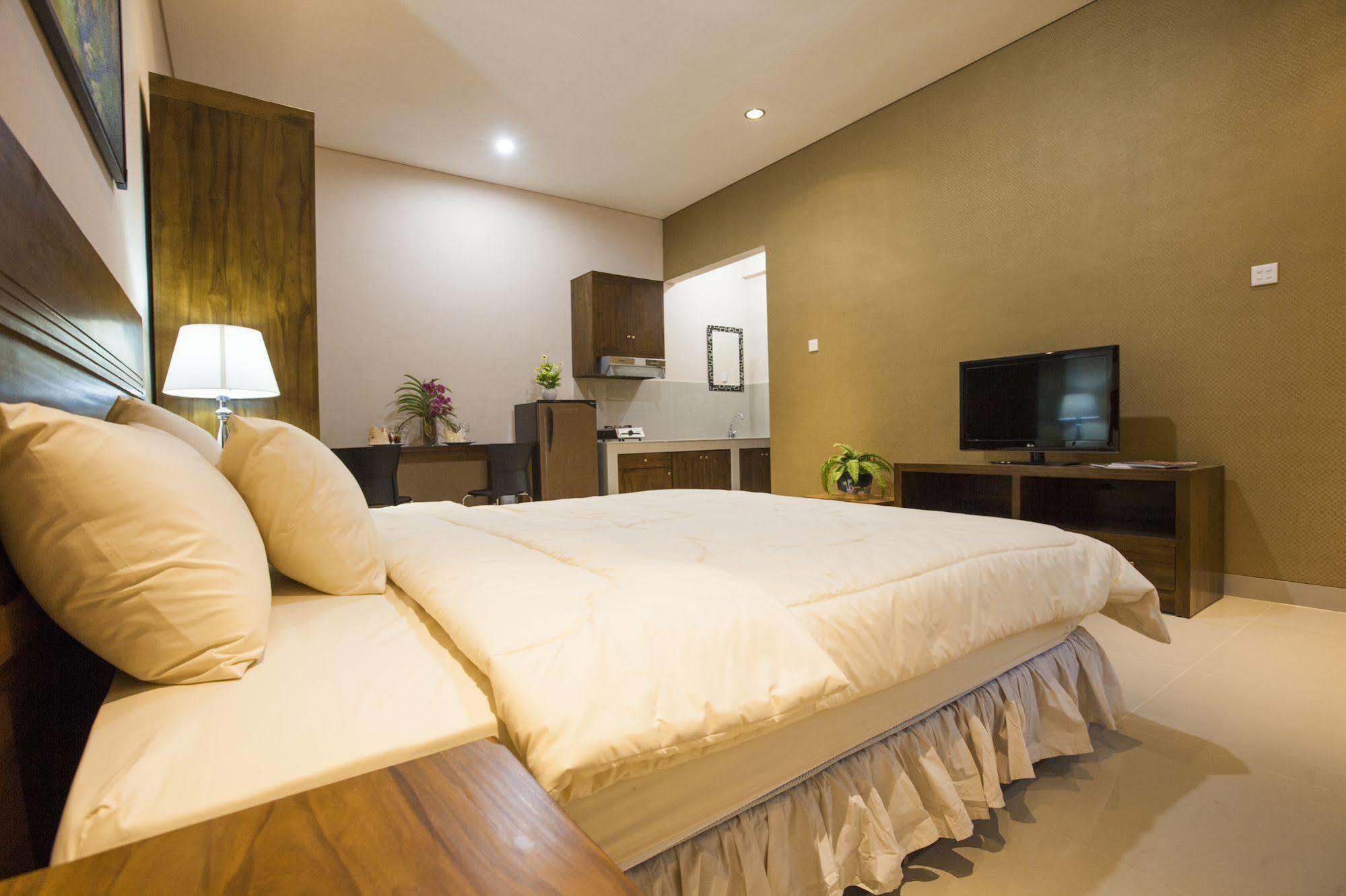 Dee Mansion Hotel Денпасар Екстериор снимка