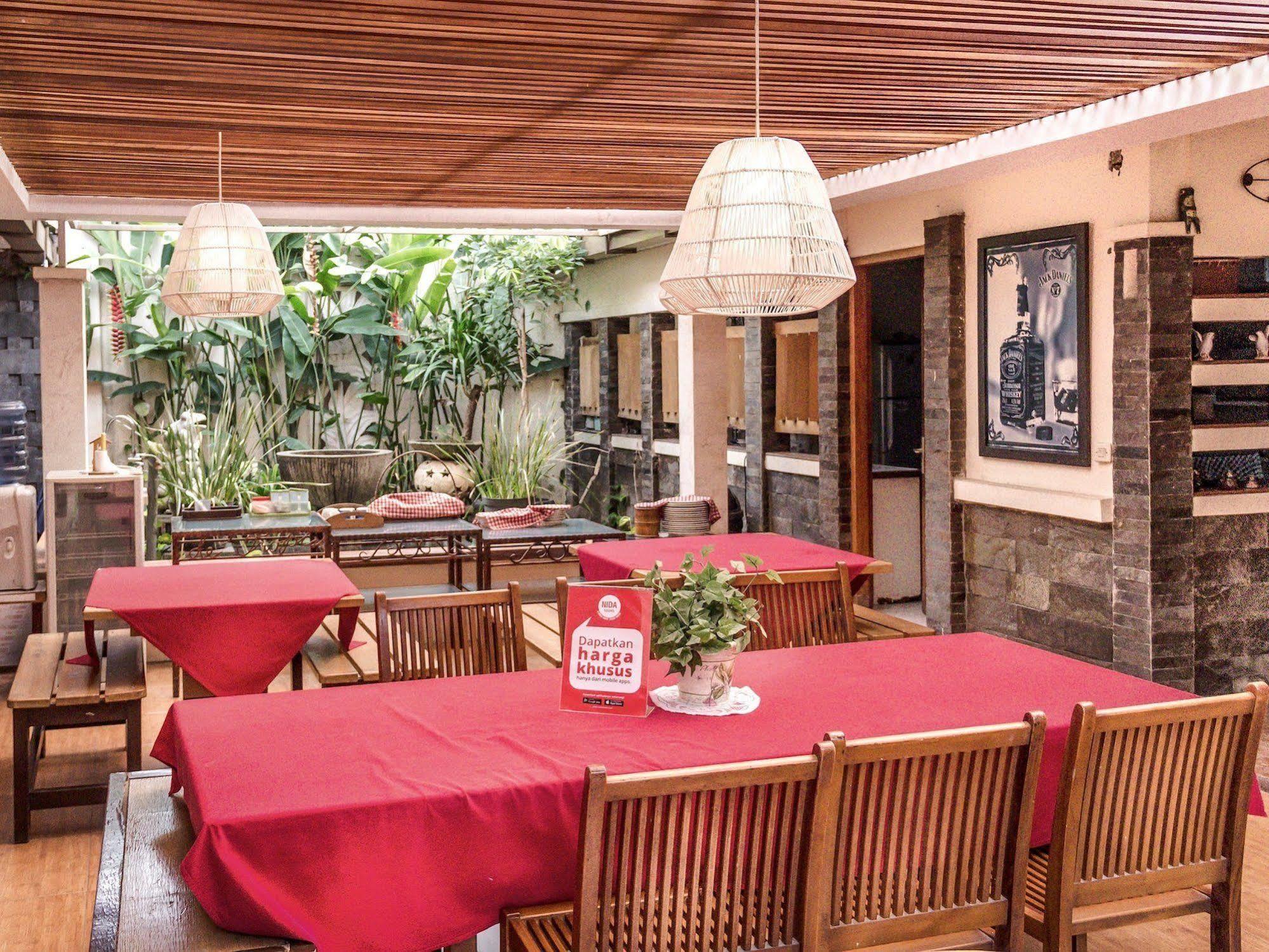 Dee Mansion Hotel Денпасар Екстериор снимка