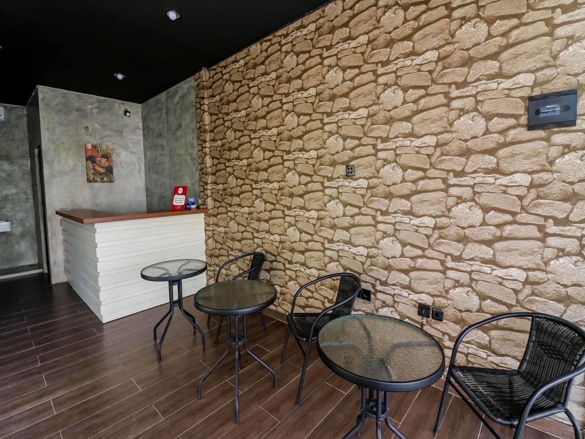 Dee Mansion Hotel Денпасар Екстериор снимка